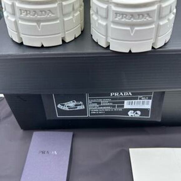 Women's Prada re-wheel gabardine sneaker in Desert beige size 40.5 made in Italy - Picture 4 of 13